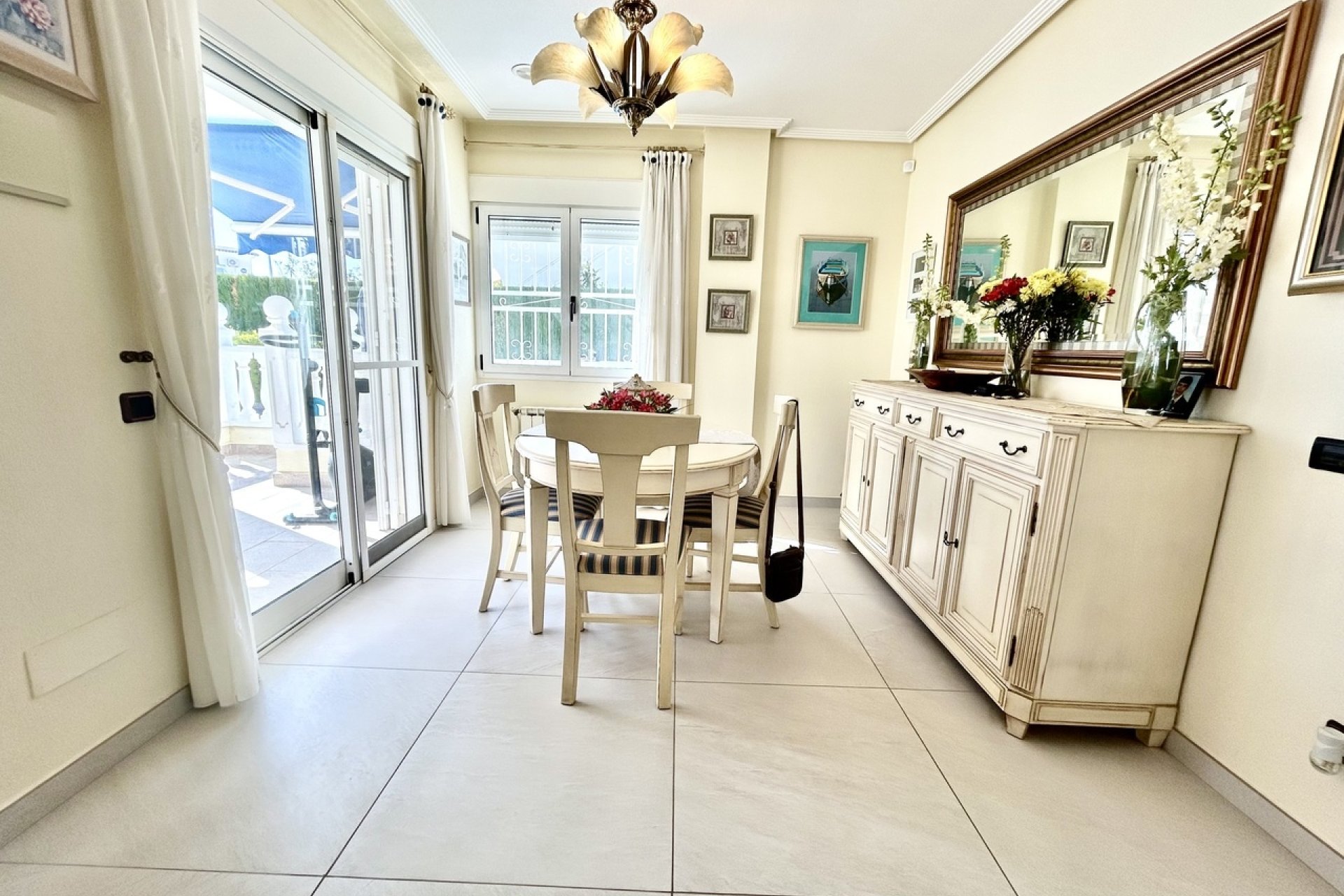 Herverkoop - Villa -
Pinar de Campoverde - Inland