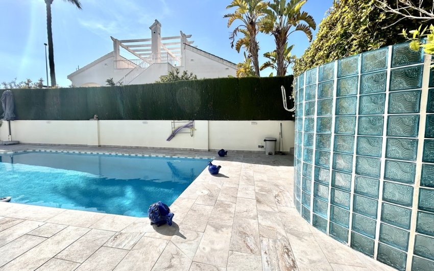 Herverkoop - Villa -
Pinar de Campoverde - Inland