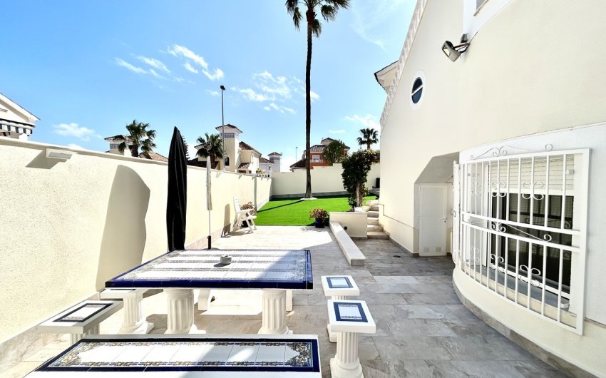 Herverkoop - Villa -
Pinar de Campoverde - Inland