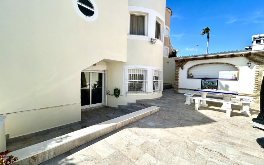 Herverkoop - Villa -
Pinar de Campoverde - Inland