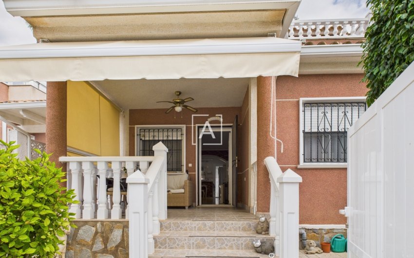 Herverkoop - Villa -
Pinar de Campoverde - Inland