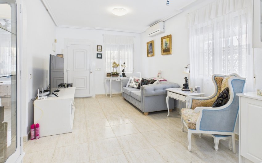 Herverkoop - Villa -
Pinar de Campoverde - Inland
