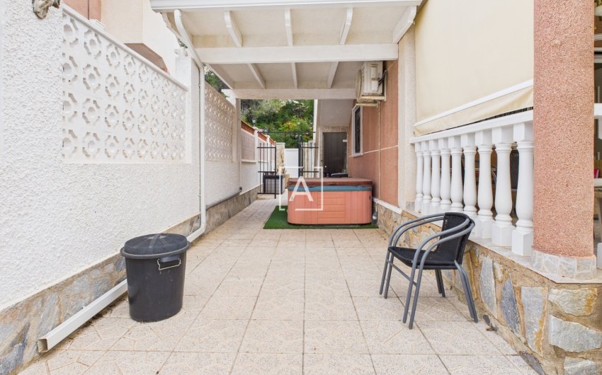 Herverkoop - Villa -
Pinar de Campoverde - Inland