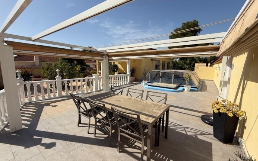 Herverkoop - Villa -
Pinar de Campoverde - Inland