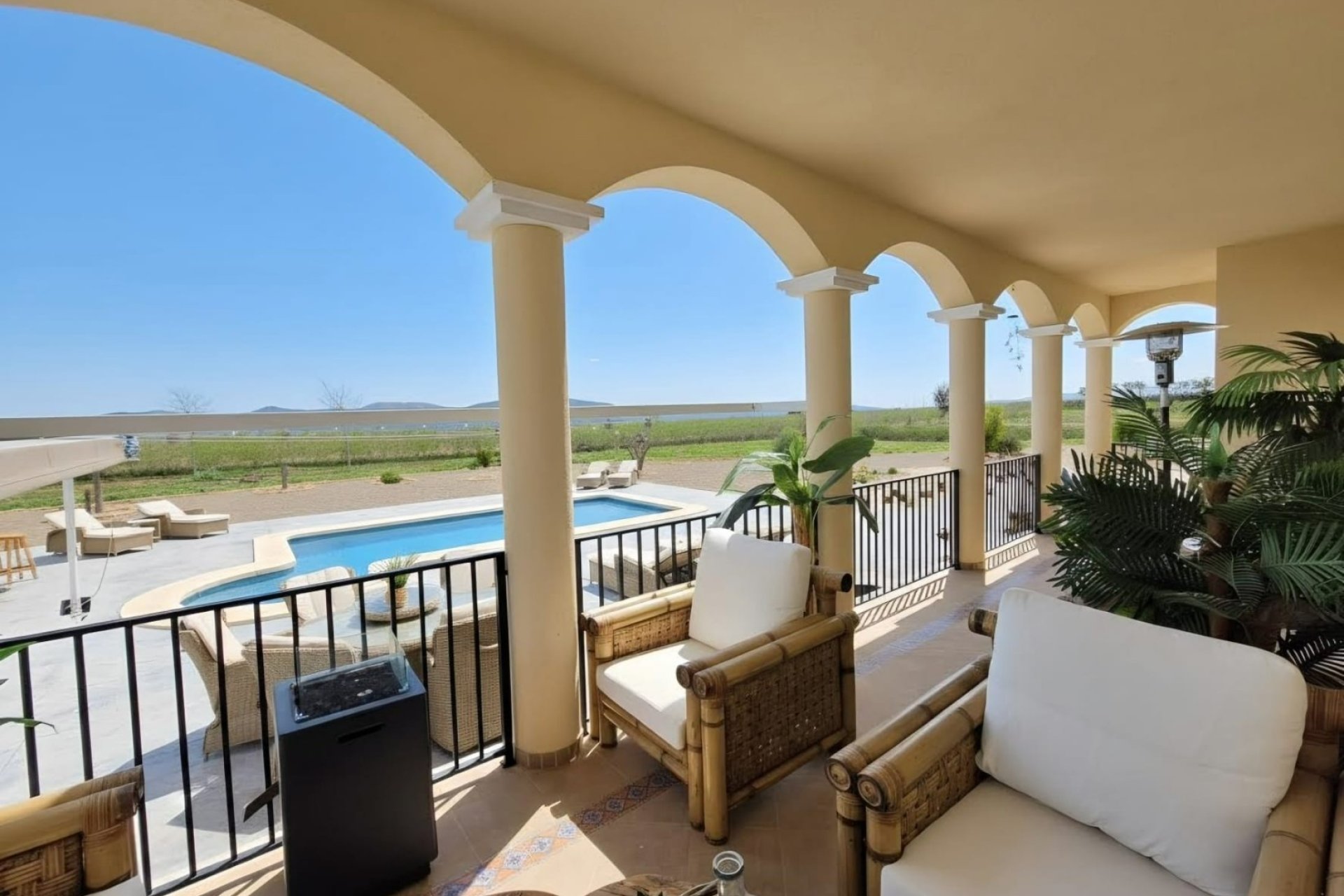 Herverkoop - Villa -
Pinoso - Inland