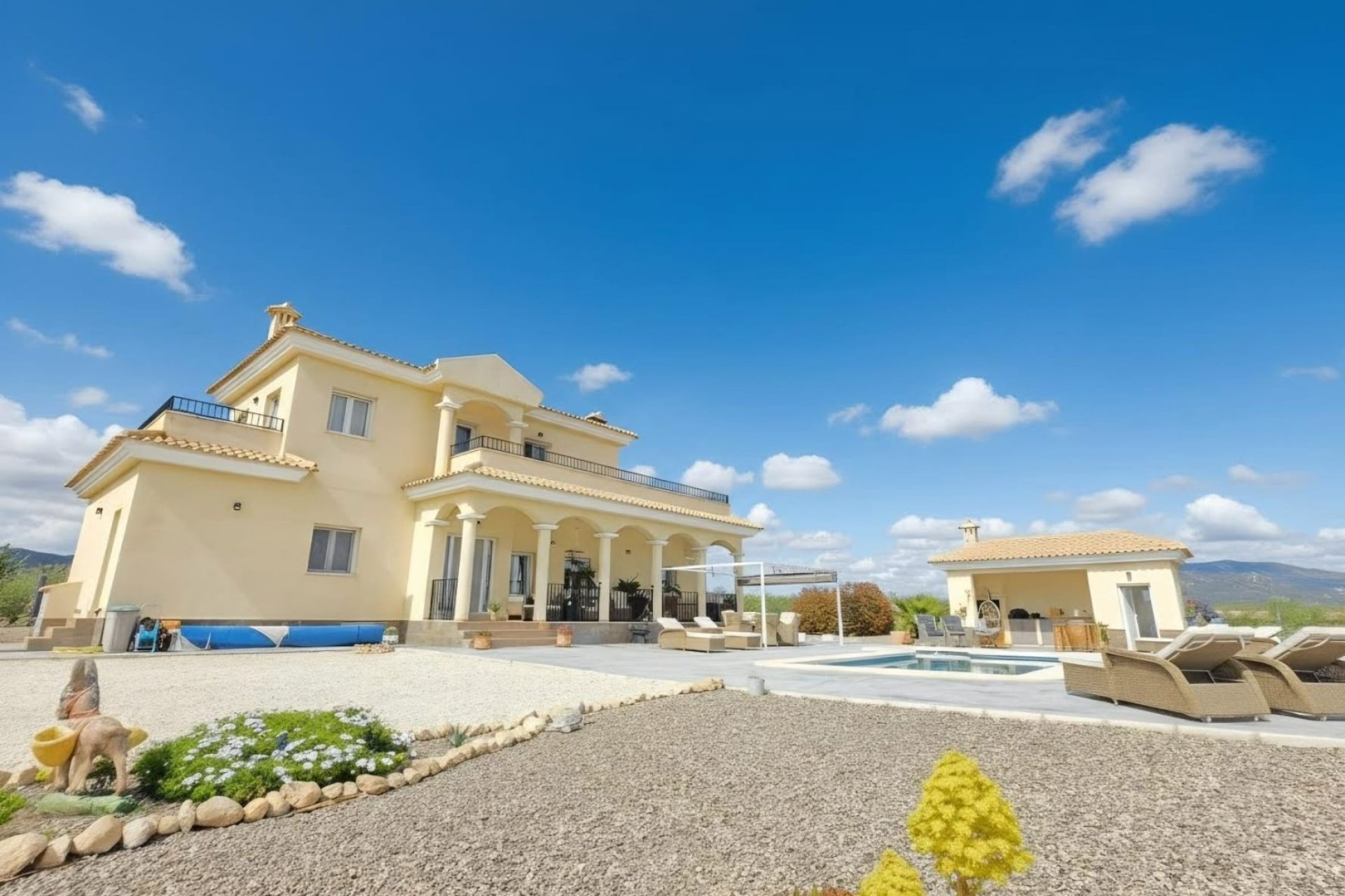 Herverkoop - Villa -
Pinoso - Inland