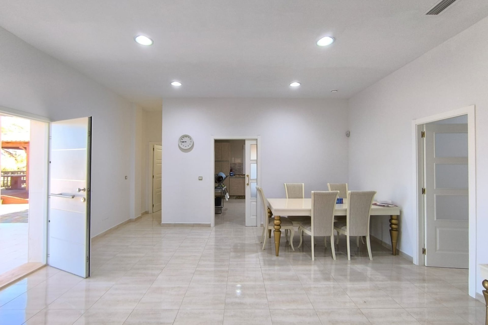 Herverkoop - Villa -
Pinoso - Inland