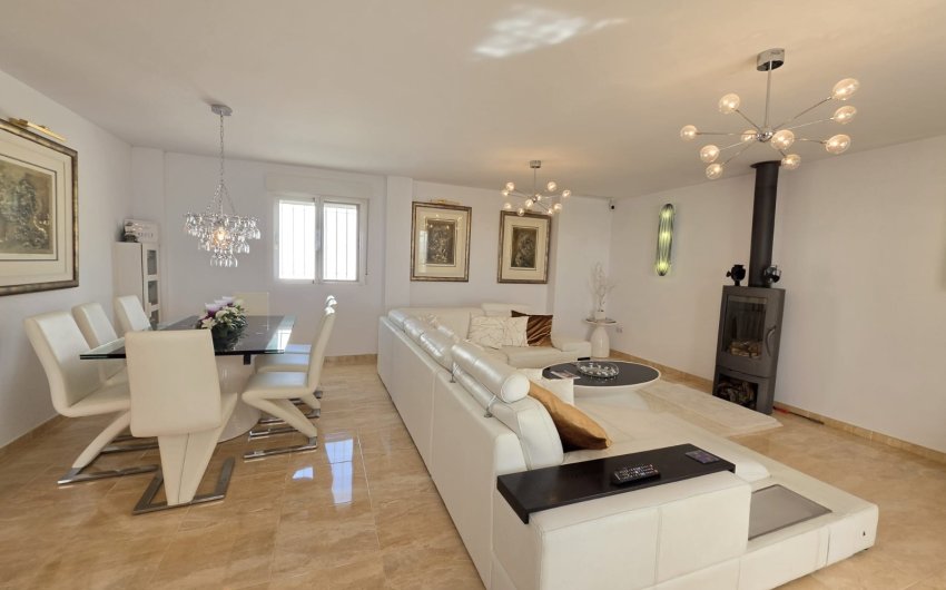 Herverkoop - Villa -
Pinoso - Inland
