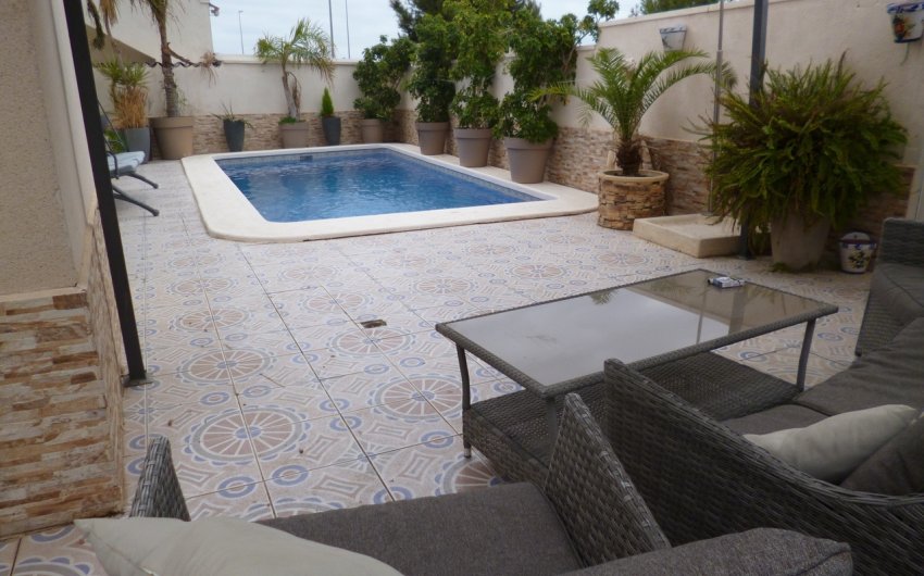 Herverkoop - Villa -
Playa Flamenca - Costa Blanca