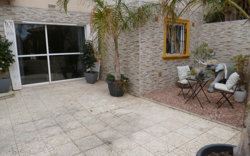 Herverkoop - Villa -
Playa Flamenca - Costa Blanca