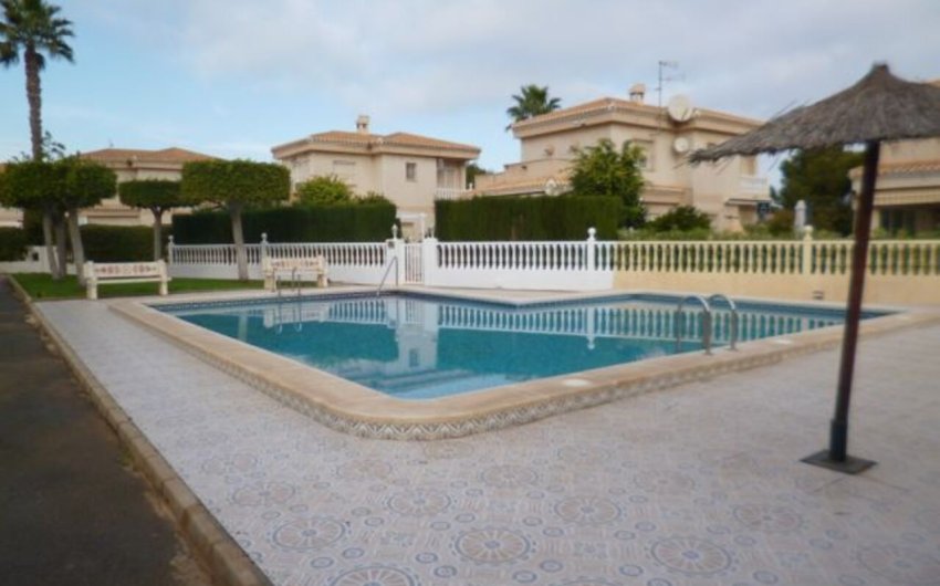 Herverkoop - Villa -
Playa Flamenca - Costa Blanca