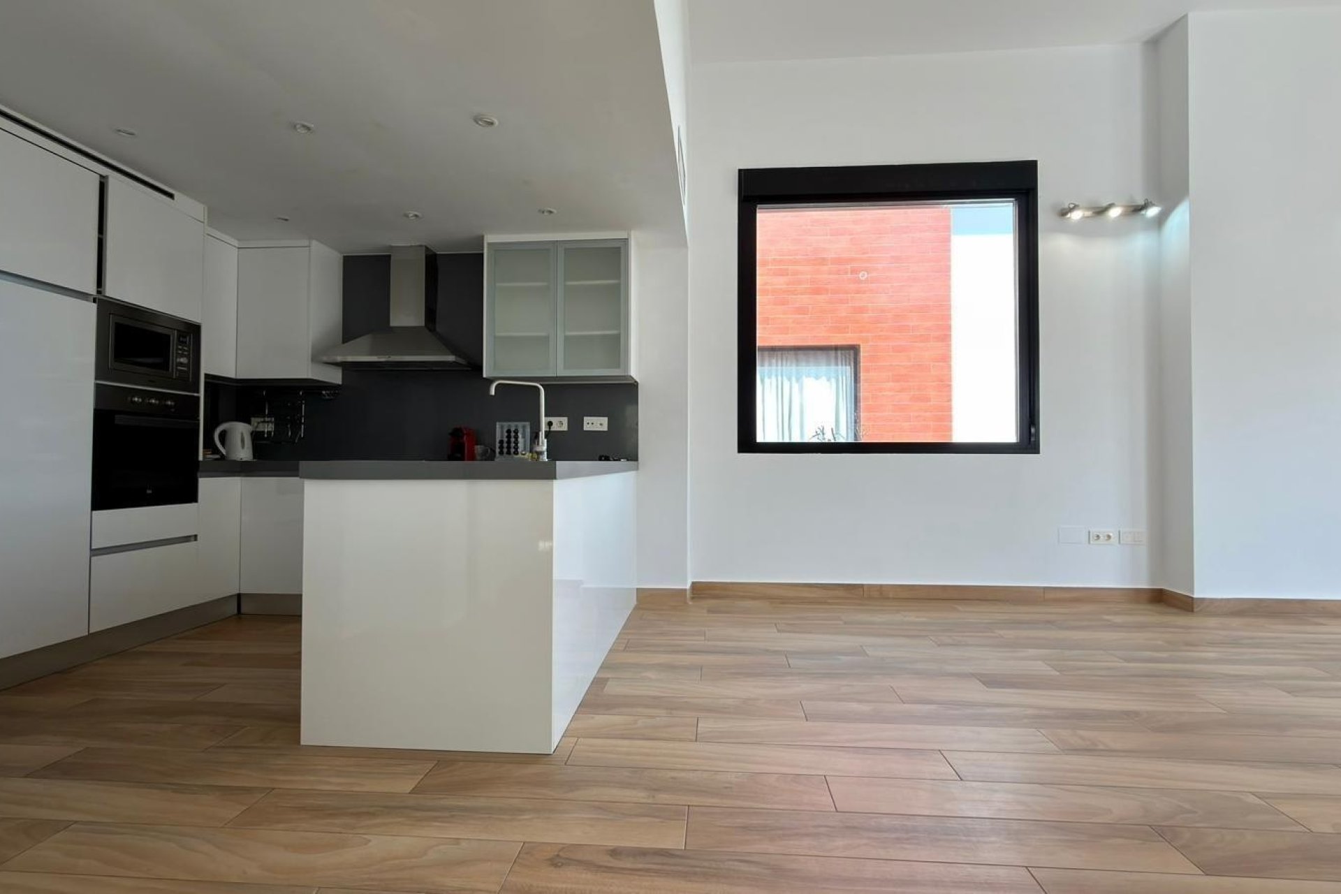 Herverkoop - Villa -
Polop - Alberca