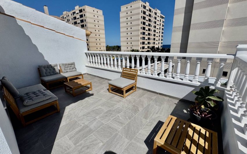 Herverkoop - Villa -
Punta Prima