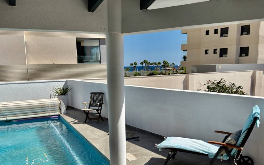 Herverkoop - Villa -
Punta Prima