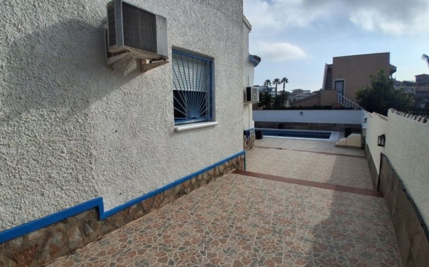 Herverkoop - Villa -
Rojales - Inland
