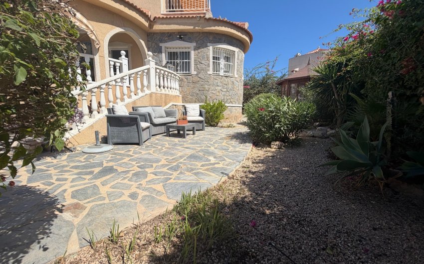Herverkoop - Villa -
Rojales - Inland
