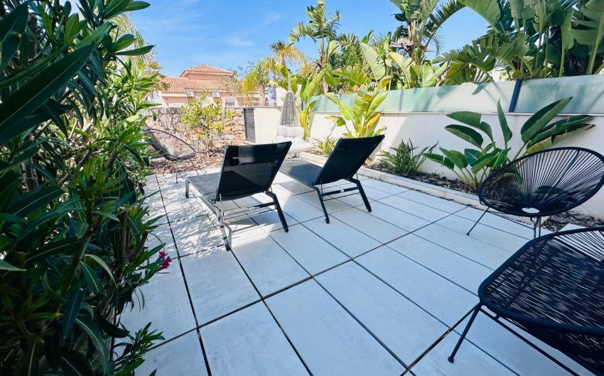 Herverkoop - Villa -
Rojales