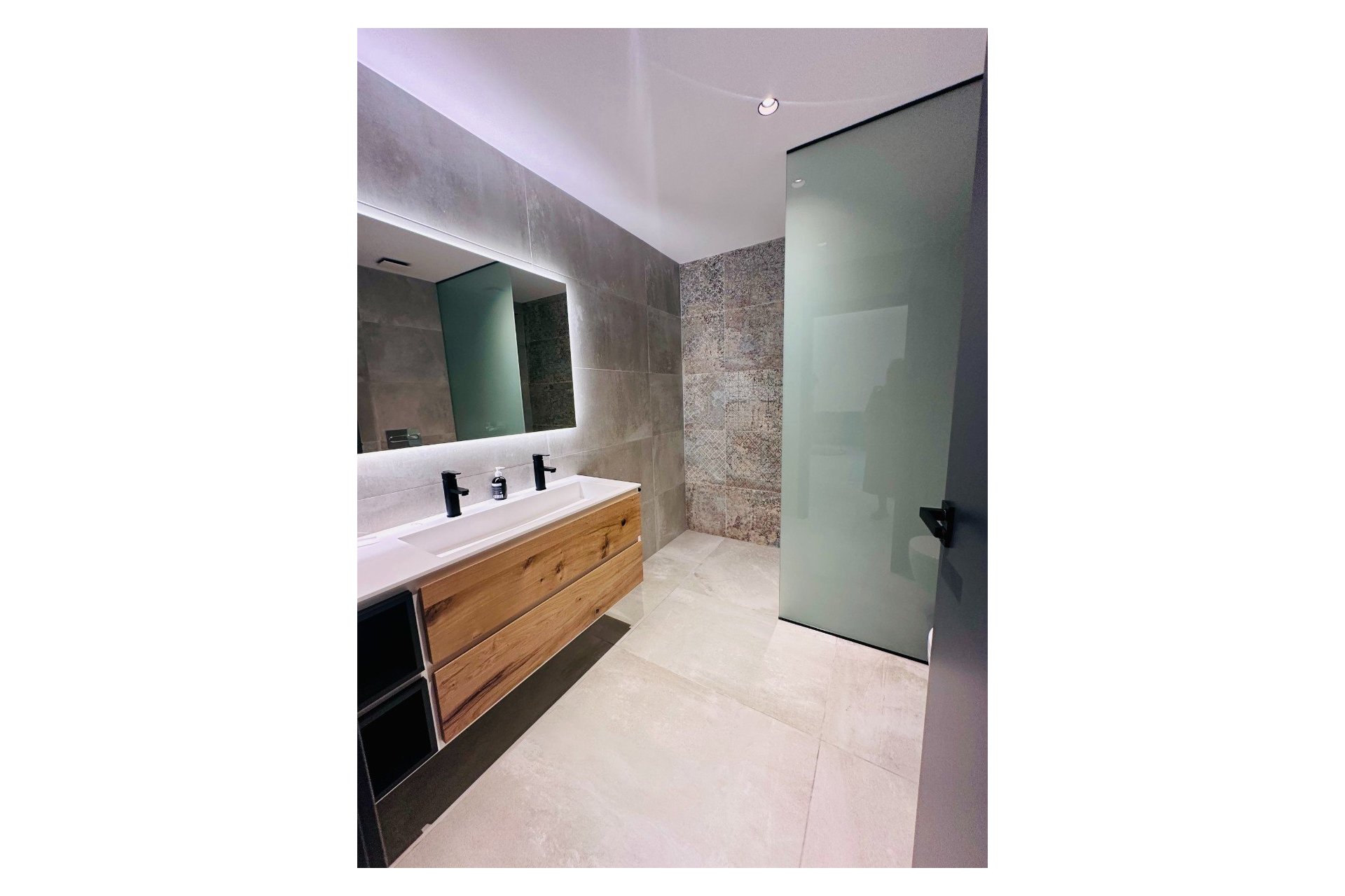 Herverkoop - Villa -
Rojales