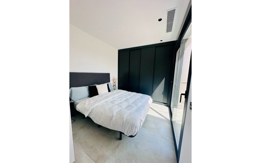 Herverkoop - Villa -
Rojales