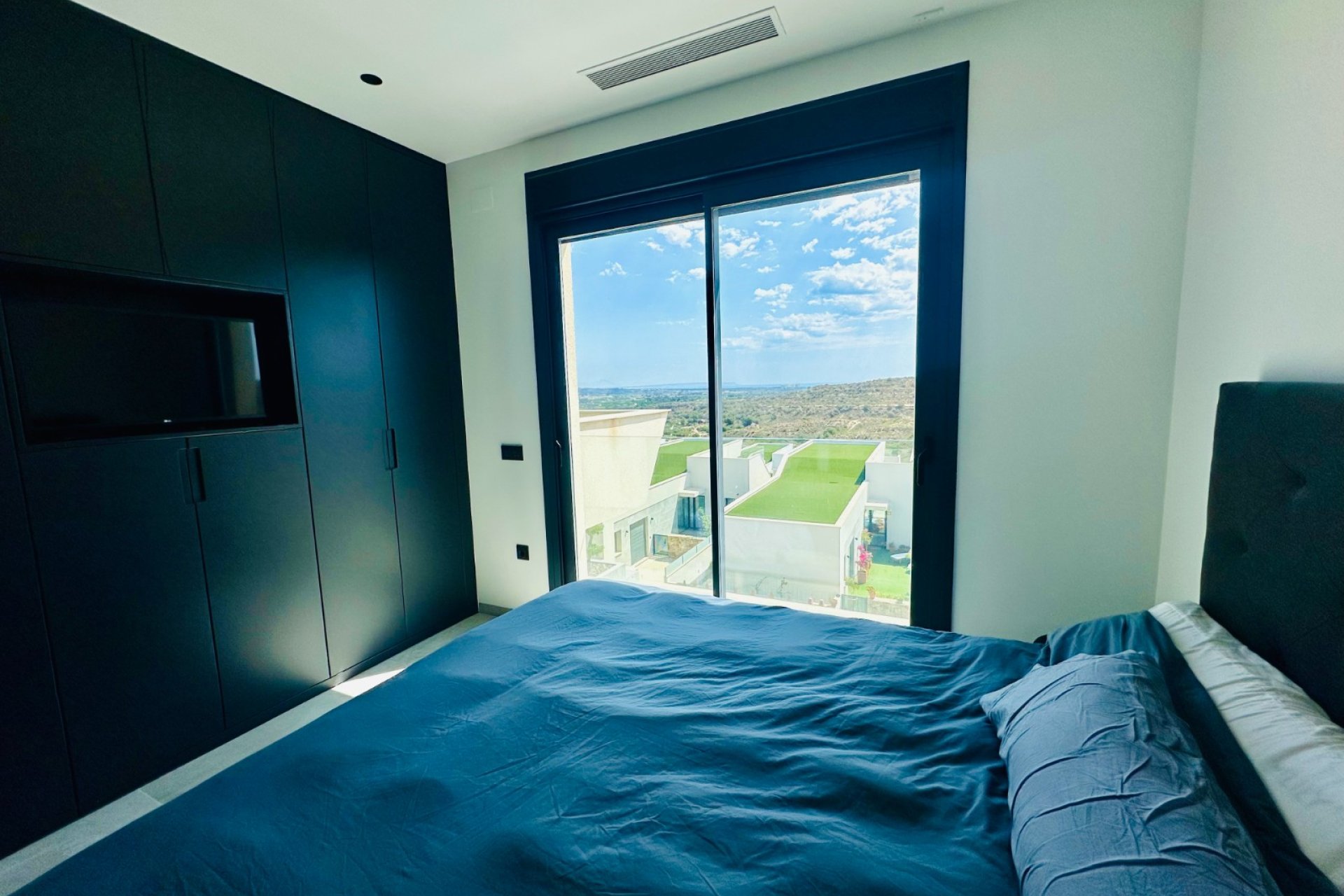 Herverkoop - Villa -
Rojales