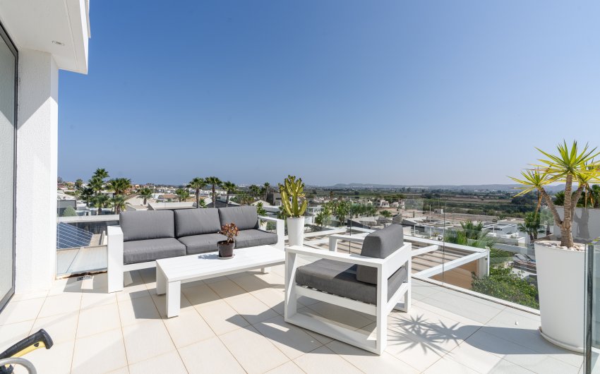 Herverkoop - Villa -
San Fulgencio - La Marina