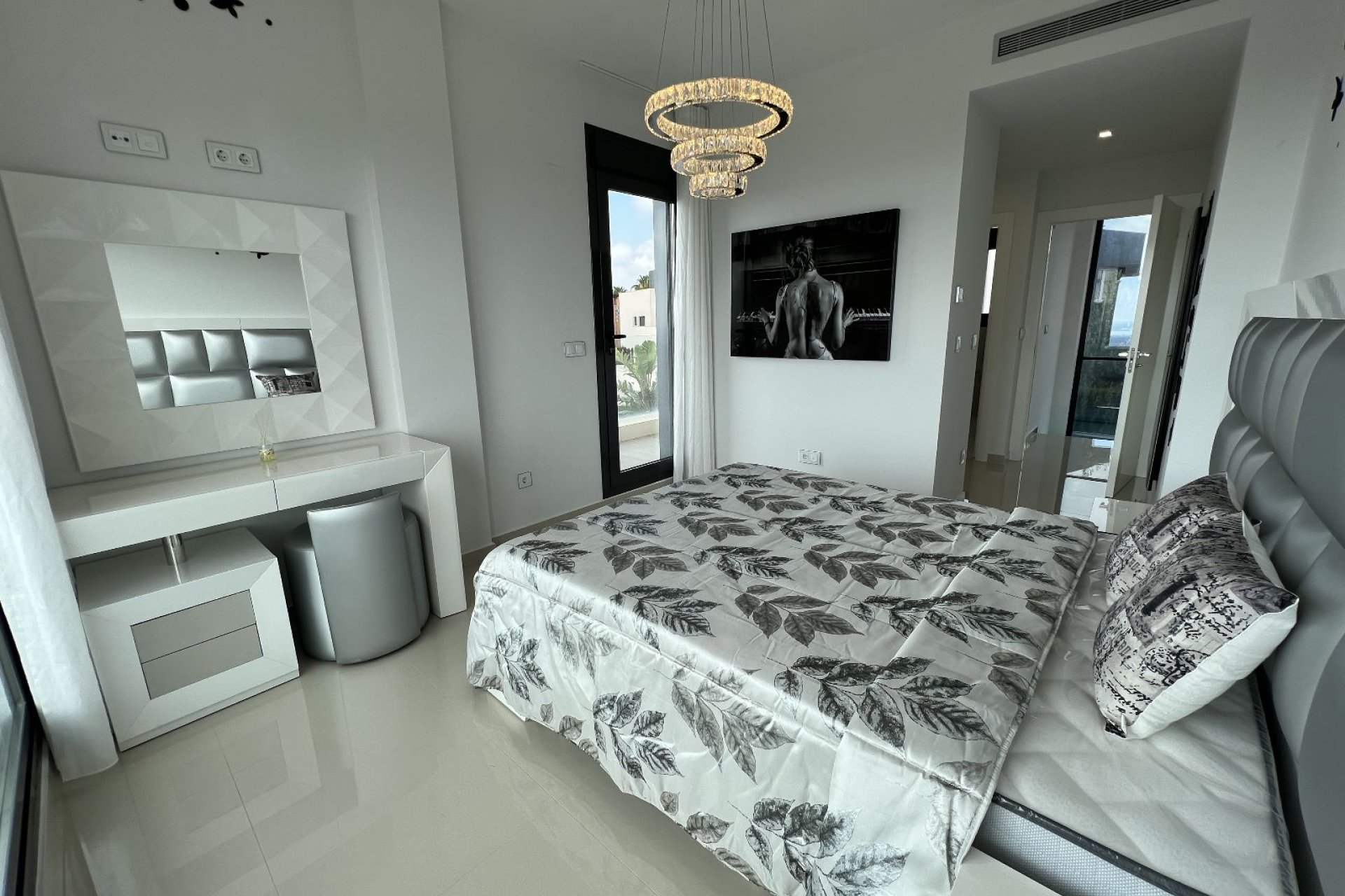 Herverkoop - Villa -
San Miguel de Salinas - Costa Blanca Sur