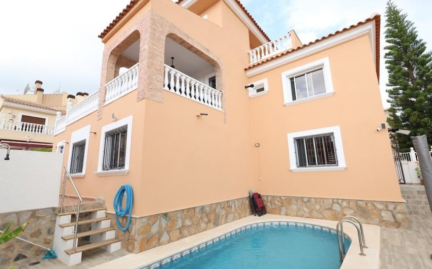 Herverkoop - Villa -
San Miguel de Salinas - Inland