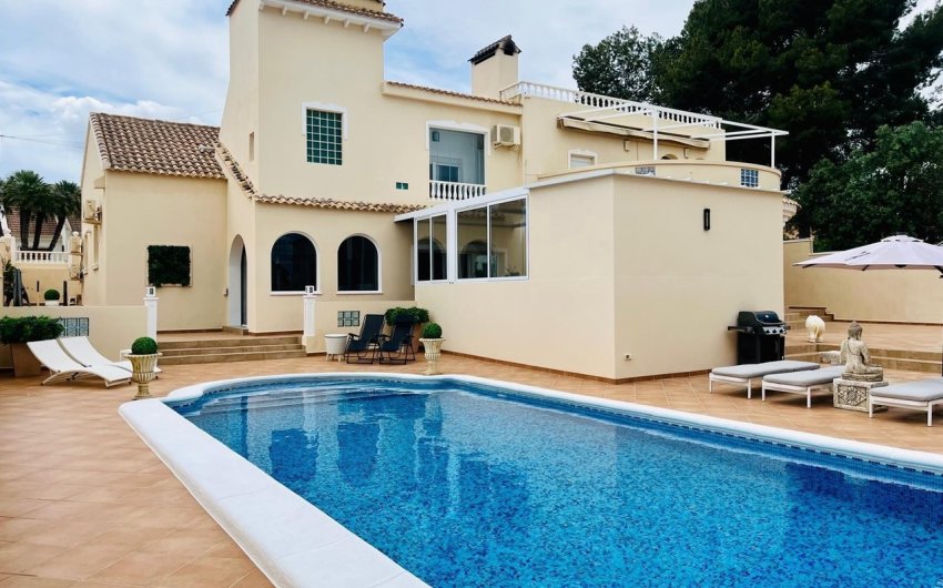 Herverkoop - Villa -
San Miguel de Salinas - Inland