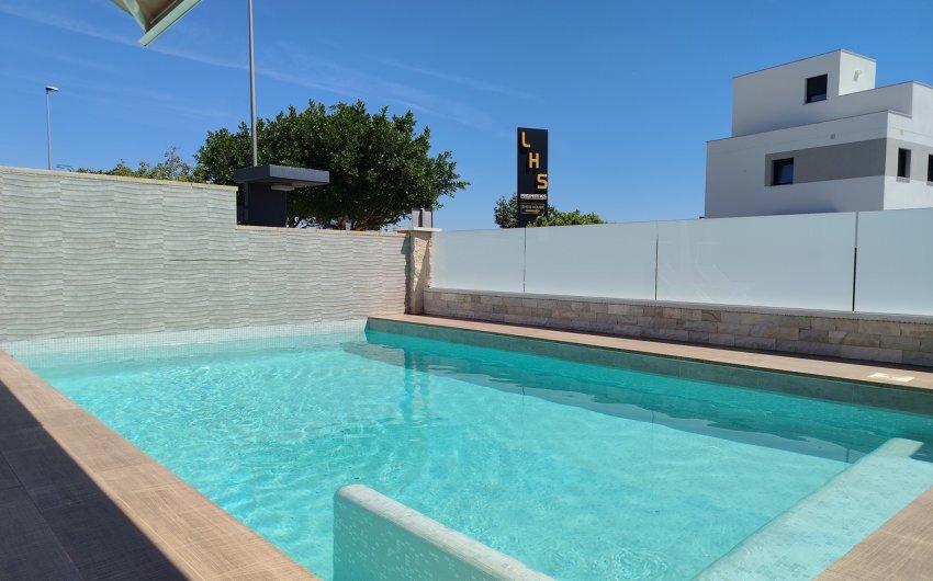 Herverkoop - Villa -
San Miguel de Salinas - Inland