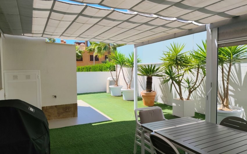 Herverkoop - Villa -
San Miguel de Salinas - Inland