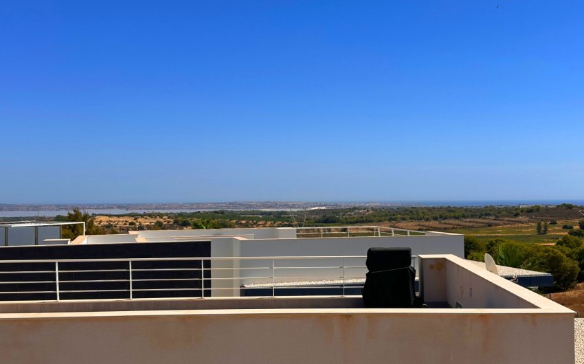 Herverkoop - Villa -
San Miguel de Salinas - Inland