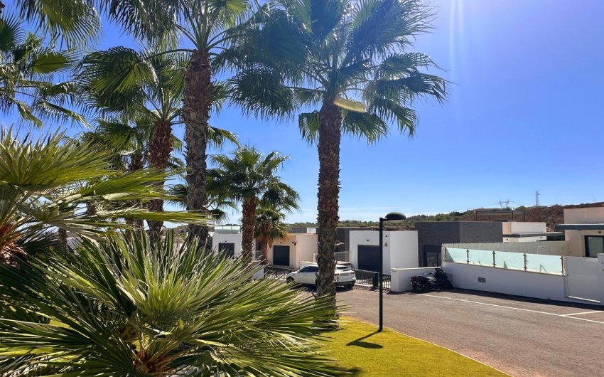 Herverkoop - Villa -
San Miguel de Salinas - Inland