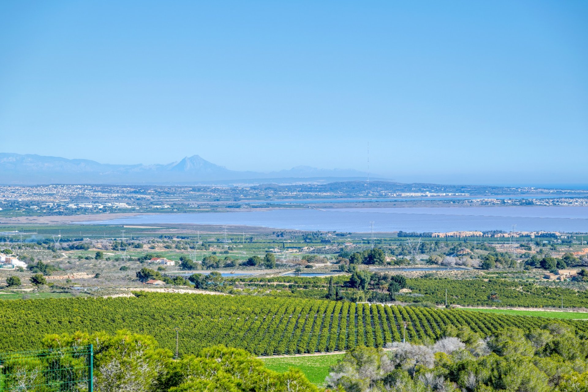 Herverkoop - Villa -
San Miguel de Salinas - Inland