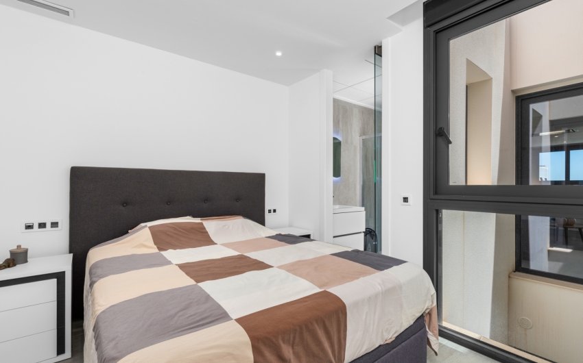 Herverkoop - Villa -
San Miguel de Salinas - Inland