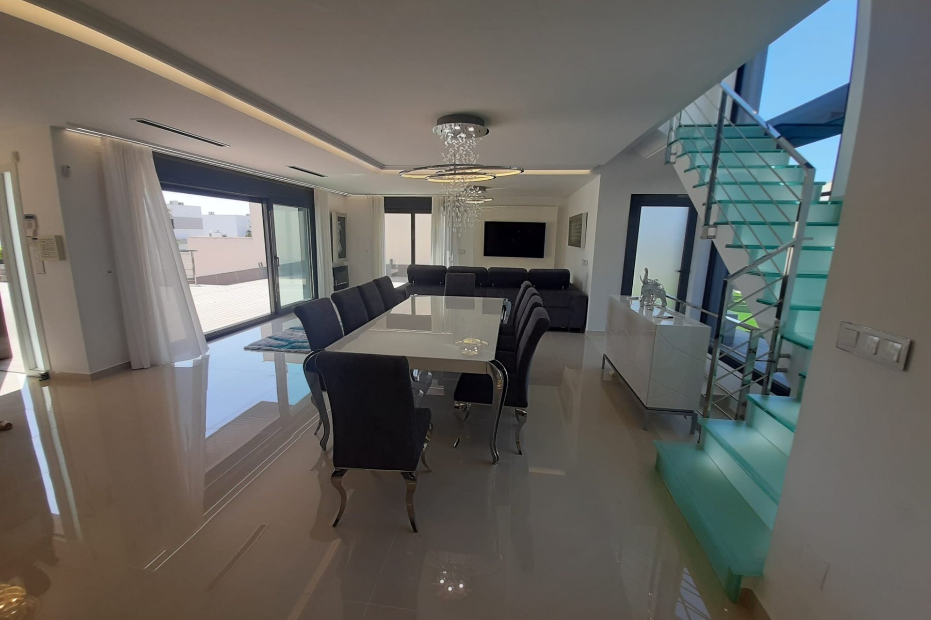 Herverkoop - Villa -
San Miguel de Salinas - Inland