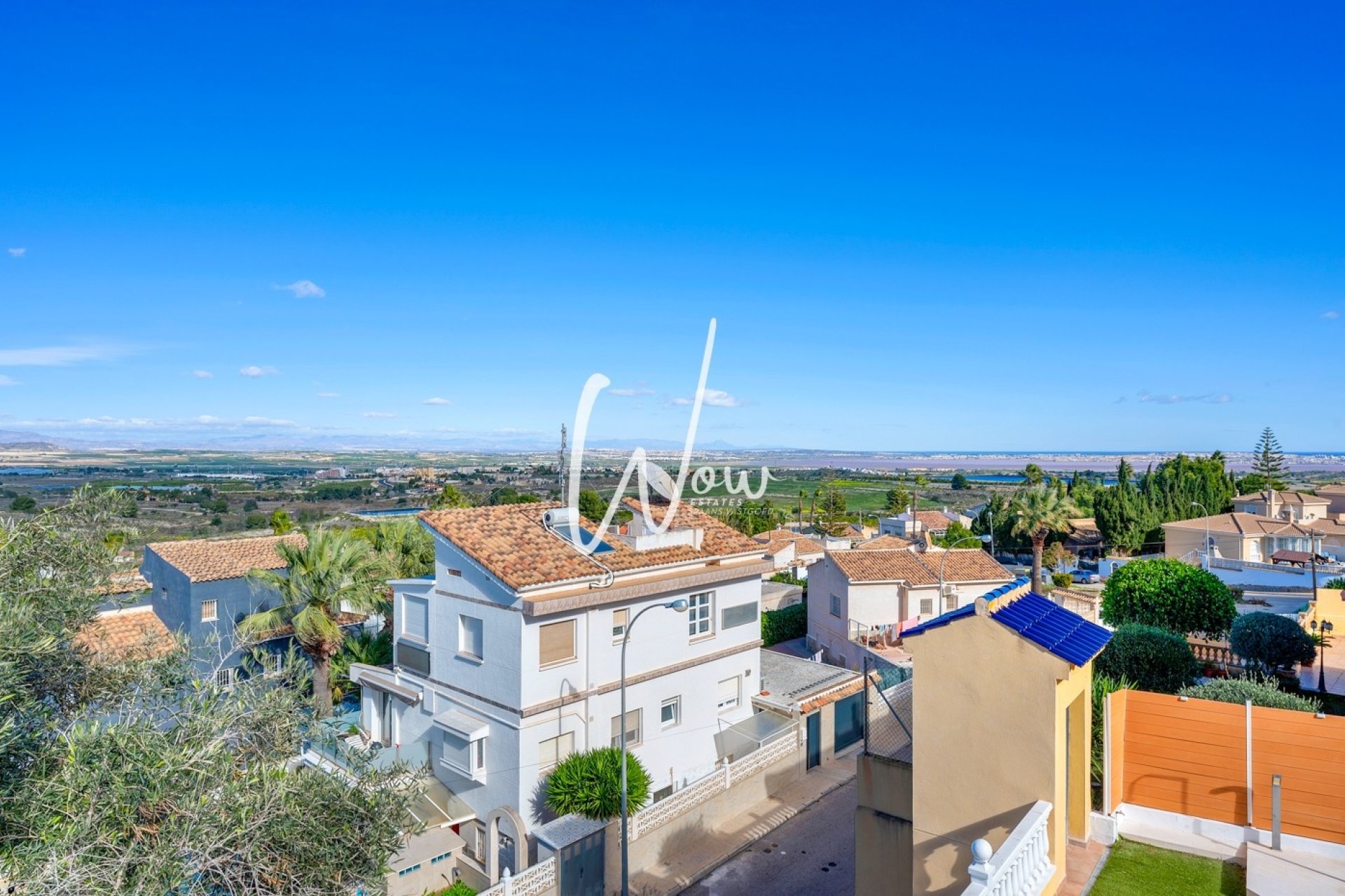 Herverkoop - Villa -
San Miguel de Salinas - Inland