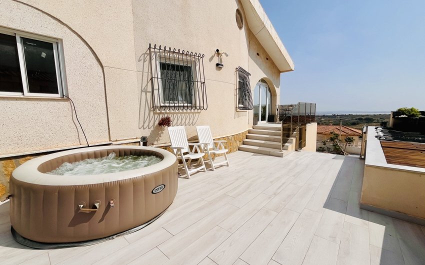 Herverkoop - Villa -
San Miguel de Salinas - Inland