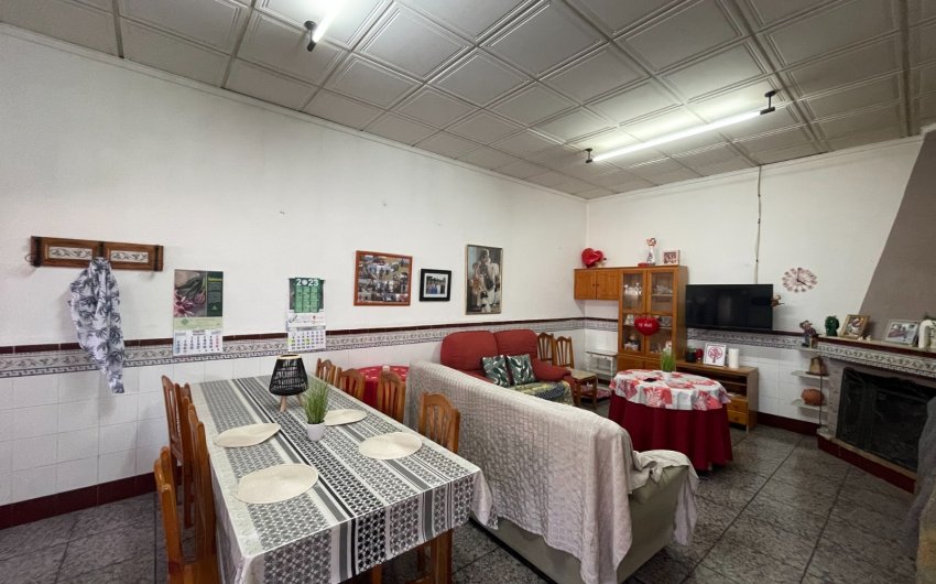 Herverkoop - Villa -
San Miguel de Salinas - Inland