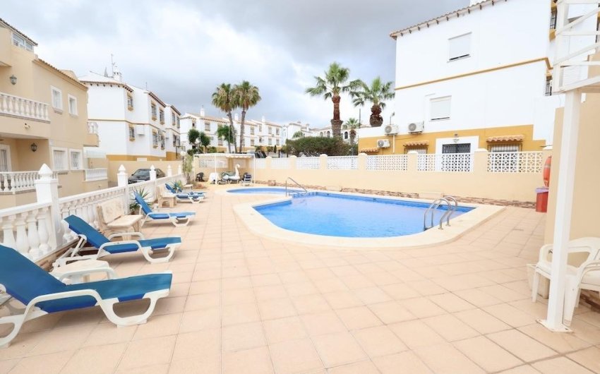 Herverkoop - Villa -
San Miguel de Salinas - Inland