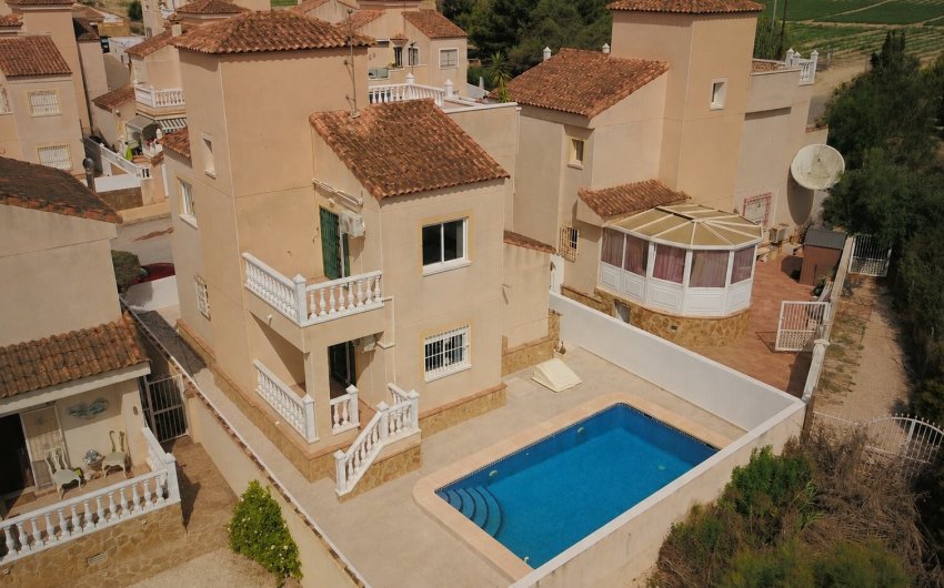 Herverkoop - Villa -
San Miguel de Salinas - Lake View Mansions