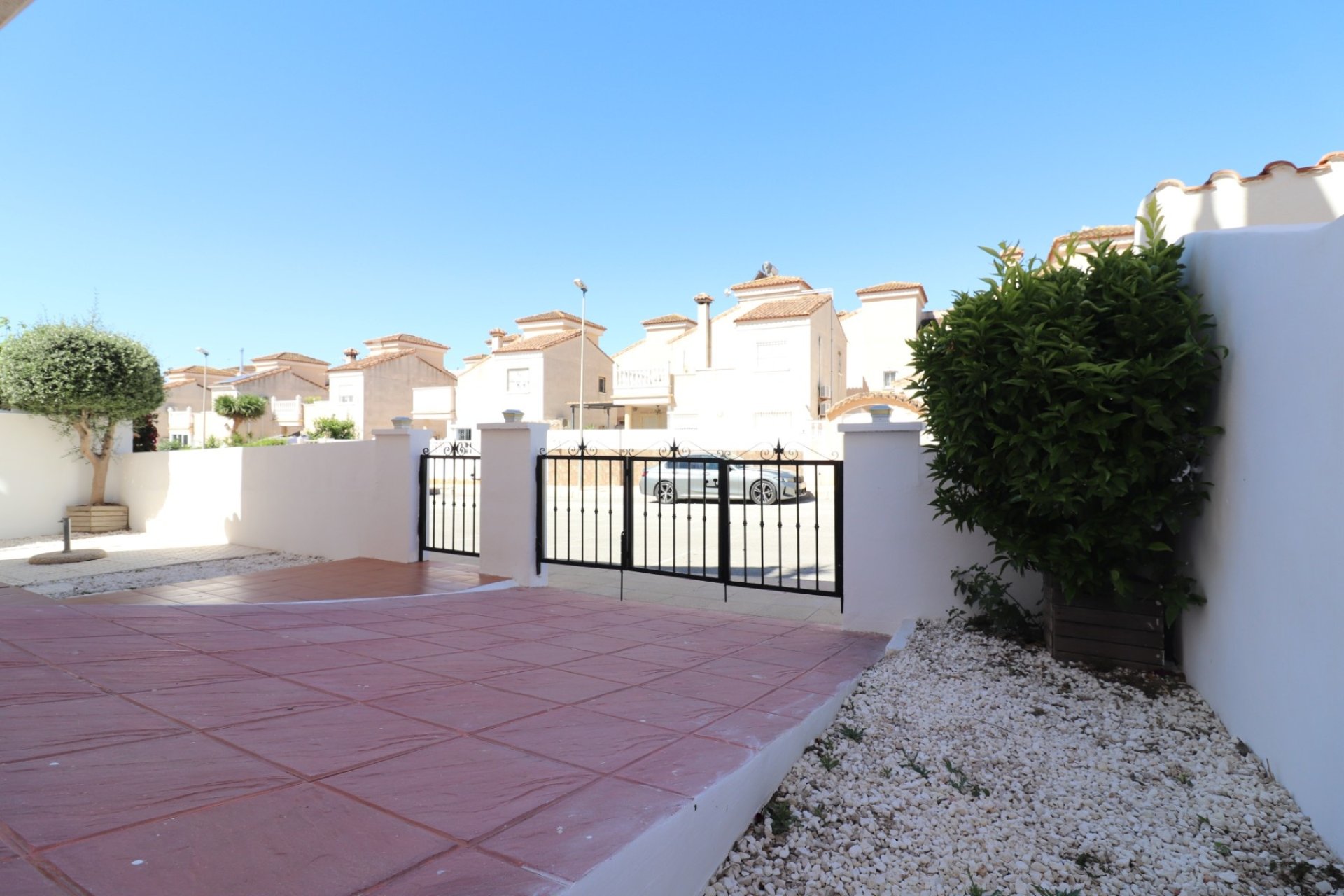 Herverkoop - Villa -
San Miguel de Salinas - Lake View Mansions