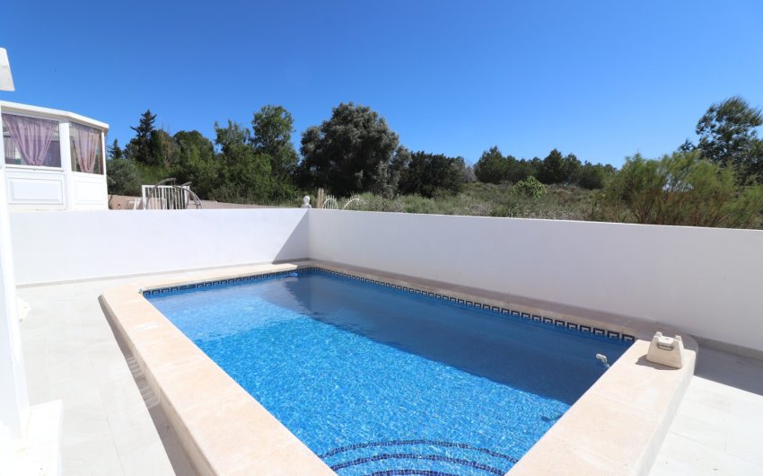 Herverkoop - Villa -
San Miguel de Salinas - Lake View Mansions