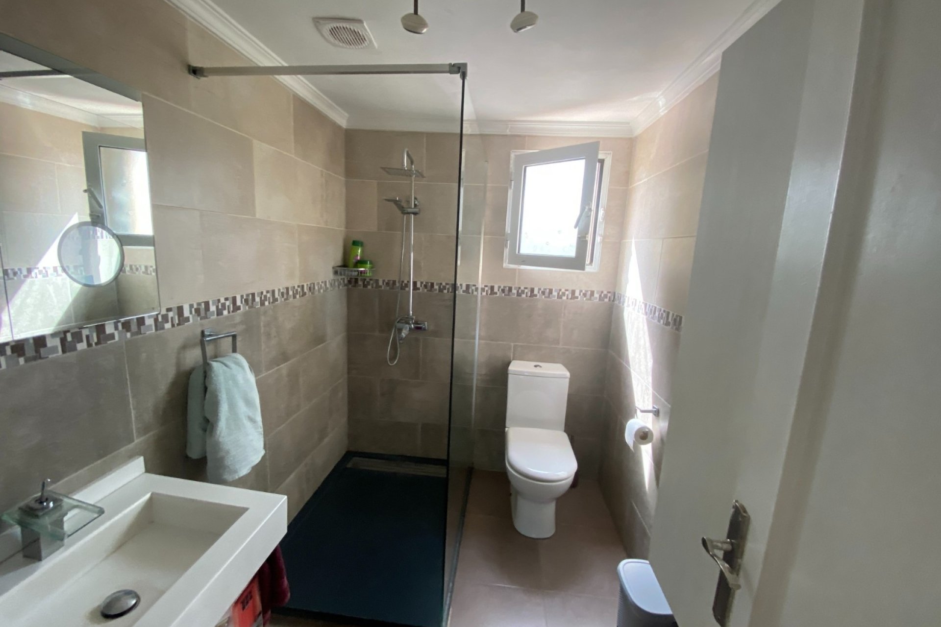 Herverkoop - Villa -
Sax