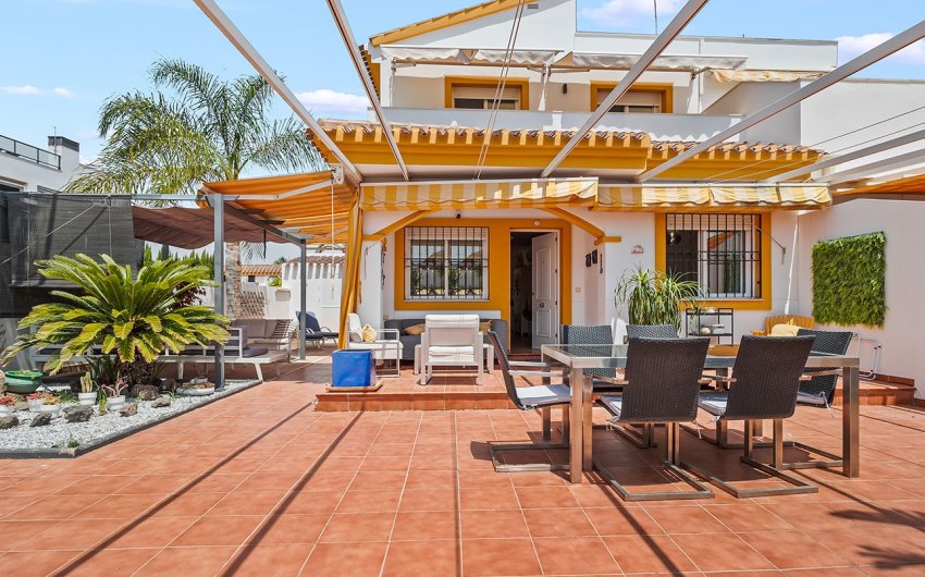 Herverkoop - Villa -
Torre de la Horadada - Pueblo Latino