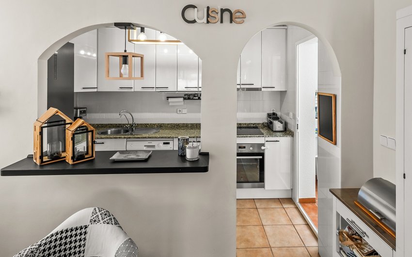 Herverkoop - Villa -
Torre de la Horadada - Pueblo Latino