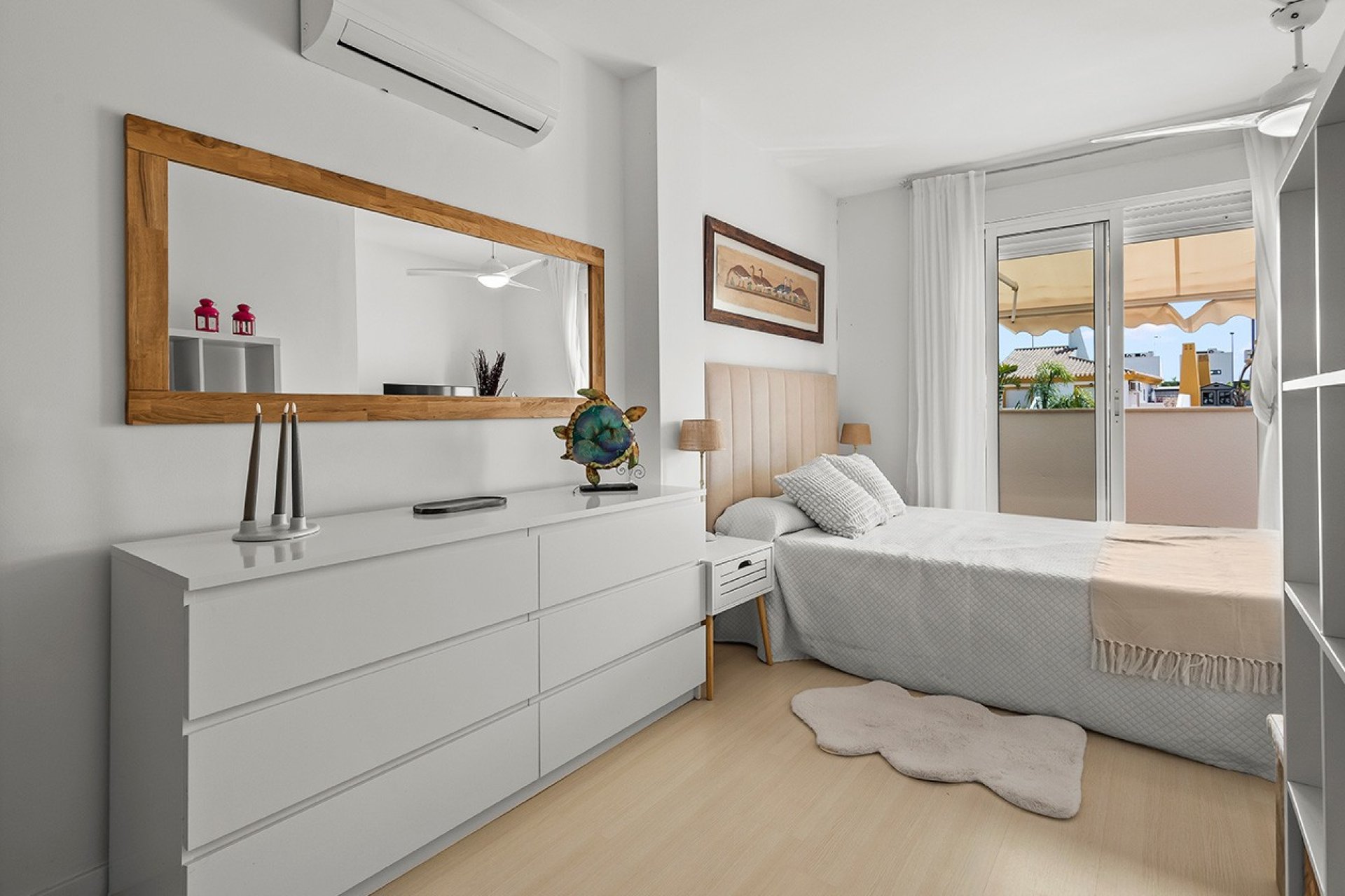 Herverkoop - Villa -
Torre de la Horadada - Pueblo Latino