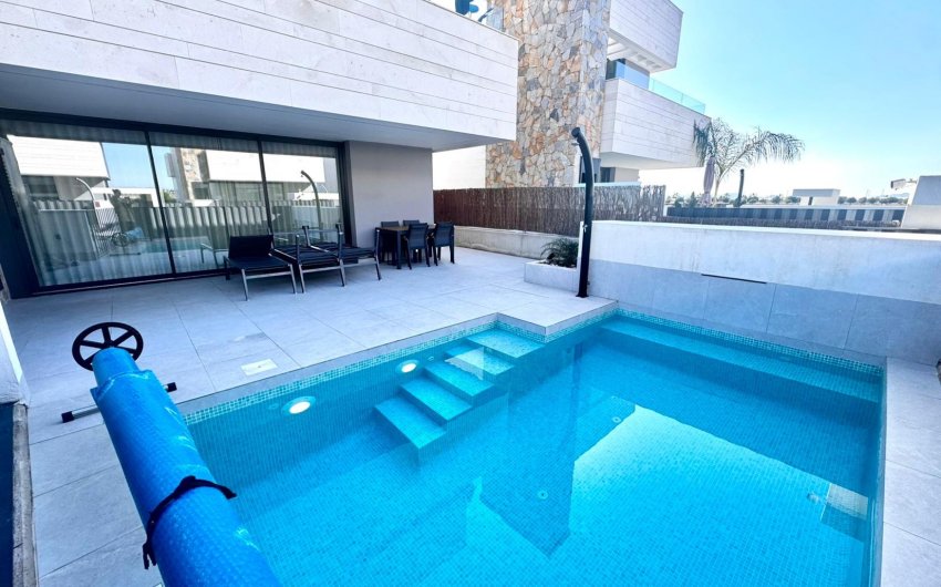 Herverkoop - Villa -
Torre Pacheco - Inland