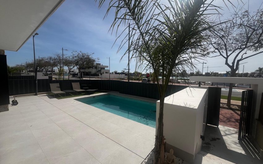 Herverkoop - Villa -
Torre Pacheco - Inland