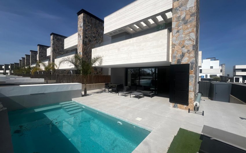 Herverkoop - Villa -
Torre Pacheco - Inland
