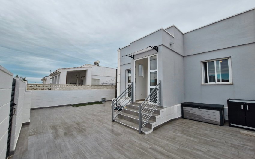 Herverkoop - Villa -
Torre Pacheco - Sierra Golf